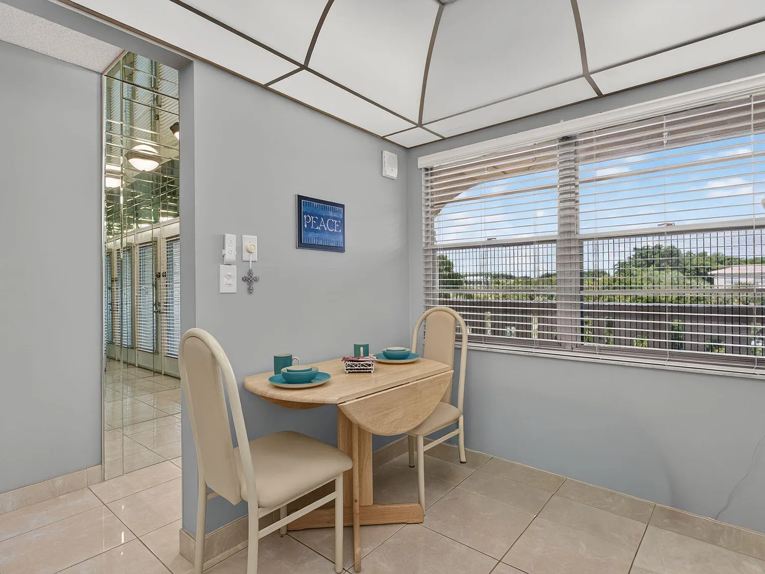 2 bed, 2.0 bath, 1156 sqft, $2,000 — Photo 4
