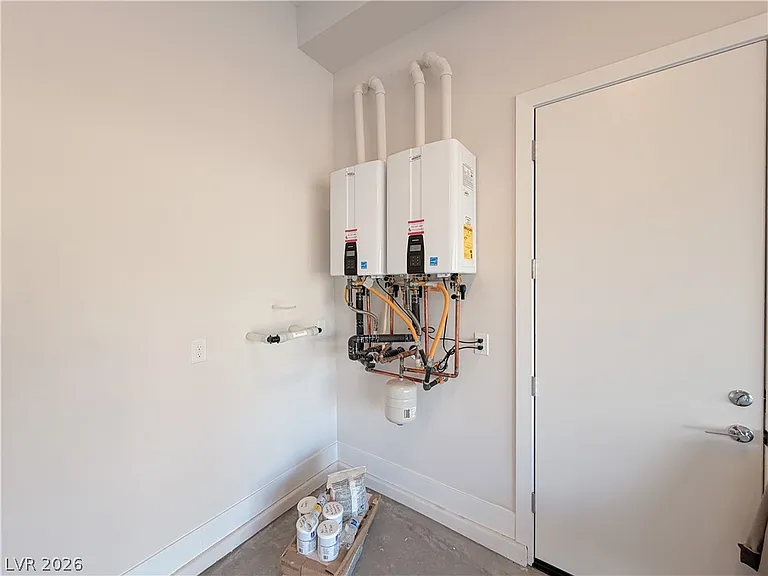 10761 Canyon Bloom Dr — Photo 95