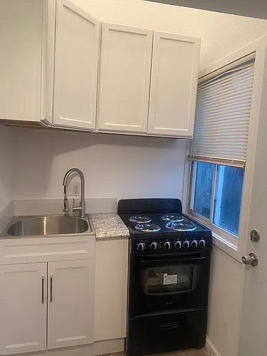 455 2nd St Photo 1