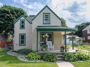 108 W Upright St, Charlevoix, MI 49720