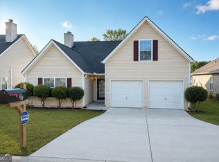 65 Waters Edge Way, Fayetteville, GA 30215