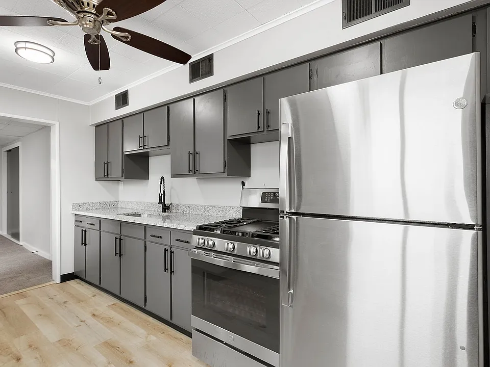 84 S 26th St