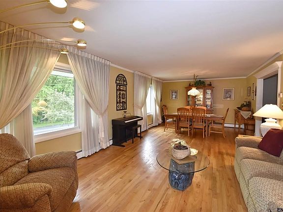 3rd image of 180 Wood Dale Dr