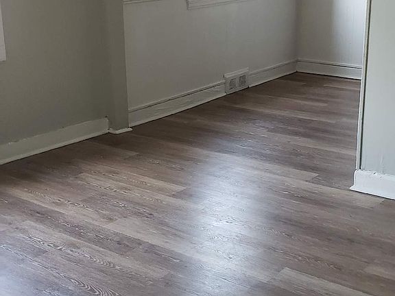 3rd image of 25 Fuller St Unit 4