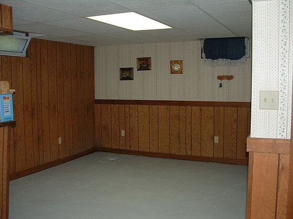 Basement- family room 