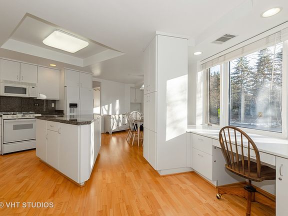 5th image of 601 Mulberry Pl APT 1F
