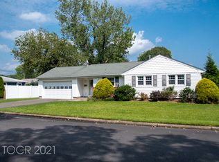 146 Eagle Dr, Emerson, NJ 07630