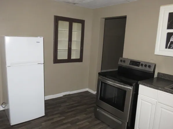 600 W Adams St APT 5, Muncie, IN 47305