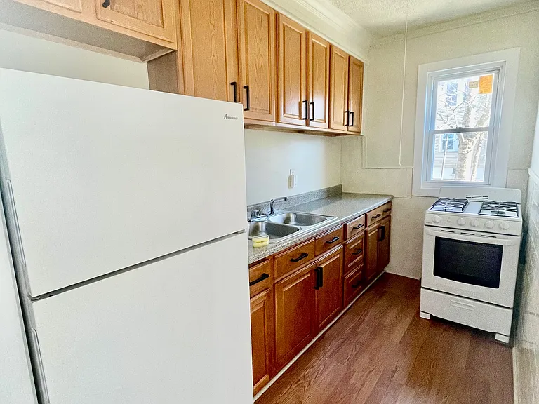 16 Woodlawn St #1 — Photo 5