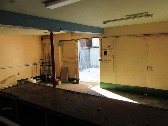 2nd image of 813 E 227th St #G