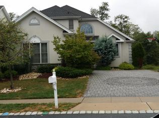 114 E Parsonage Way, Manalapan, NJ 07726