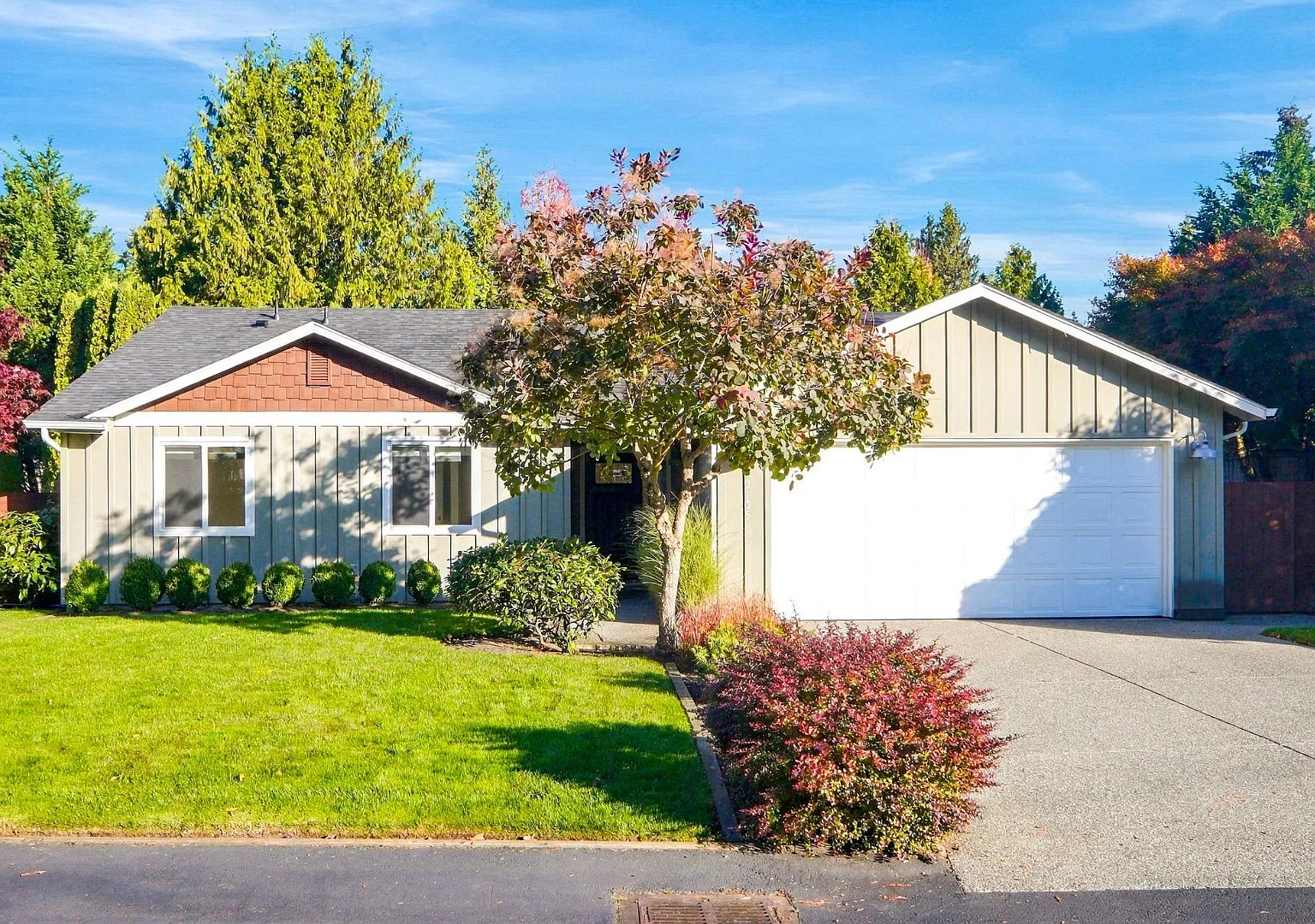 Beautiful 3-Bedroom Rambler With Updated Kitchen & Huge Fenced Yard Landscaping Included!- Availa... — Photo 1