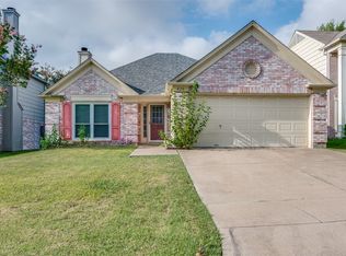 820 Wyndham Pl, Arlington, TX 76017
