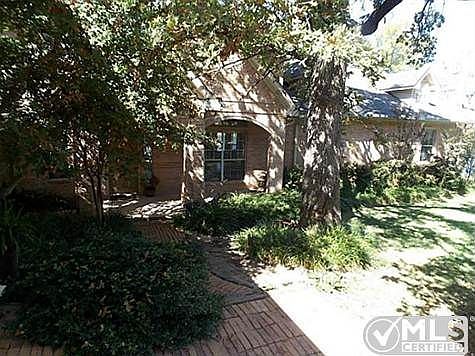 1st image of 306 Kiowa Dr E