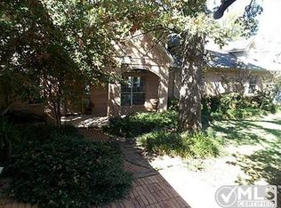306 Kiowa Dr E, Lake Kiowa, TX 76240