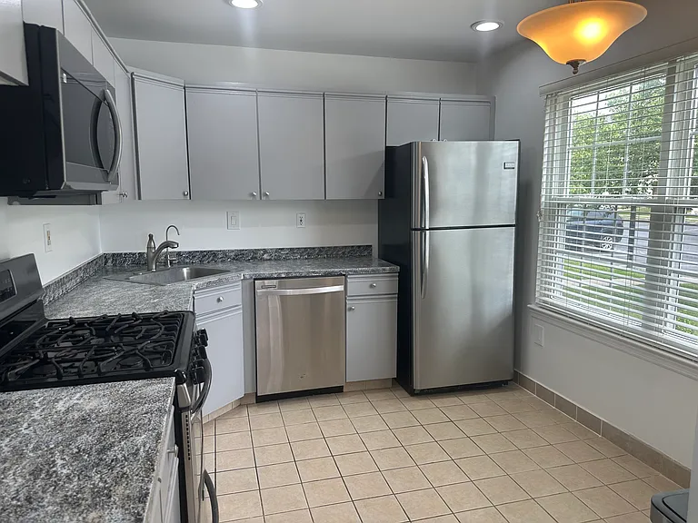 61 Goodwin Dr — Photo 2