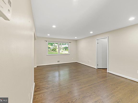 4th image of 3613 N Kensington St