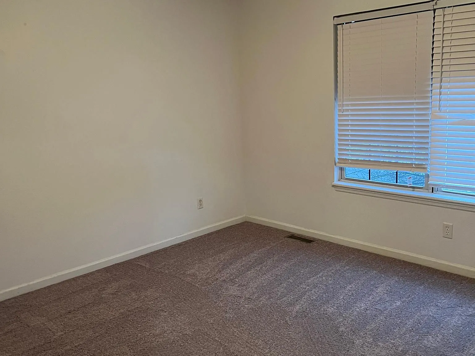 2 bed, 1.5 bath, 1000 sqft, $925 — Photo 3
