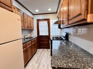 6910 175th St, Fresh Meadows, NY 11365