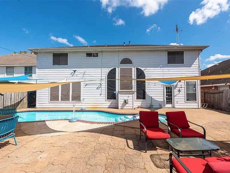 10815 Oak Bayou Ln — Photo 35