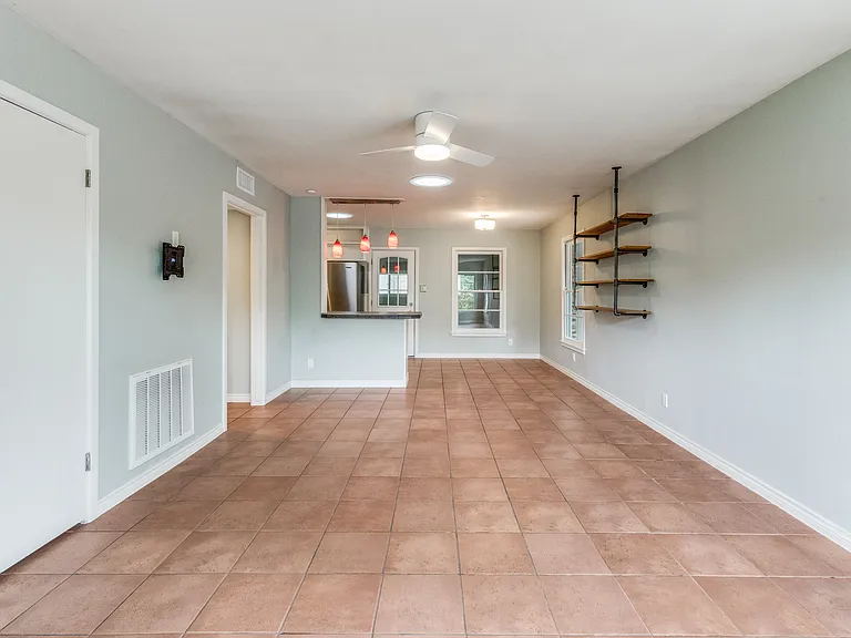 11504 Oakwood Dr — Photo 5