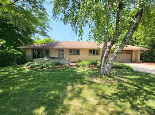 1203 S Cherokee Dr, Waukesha, WI 53186