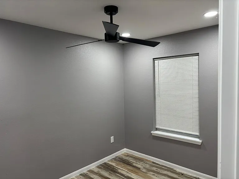 4013 Vaughn St — Photo 5