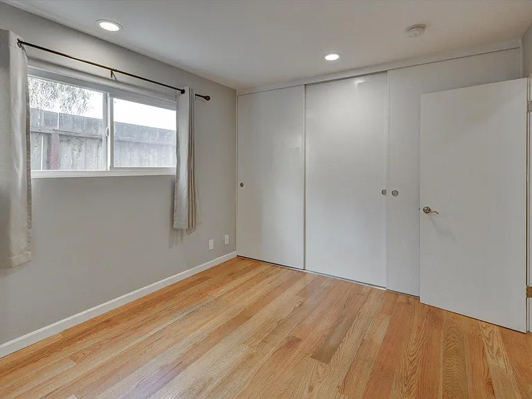 207 Valencia Dr — Photo 19