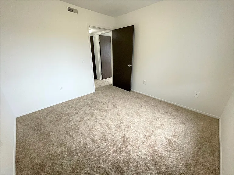 Charter Oaks Apartments — Photo 217