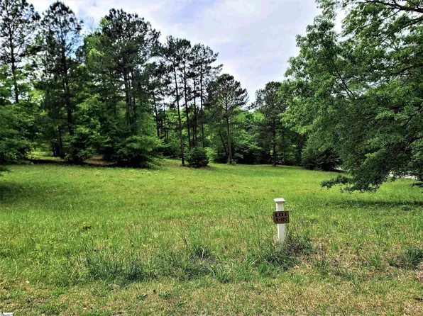 121 Mountain Shore Dr, Greenwood, SC 29649