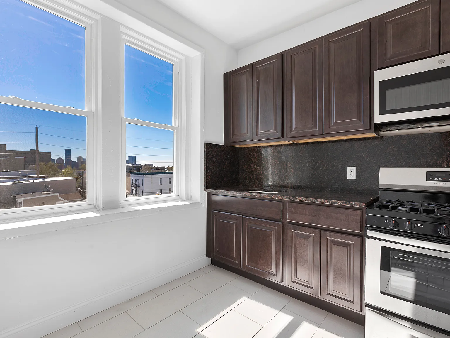 2 bed, $2,195 — Photo 2