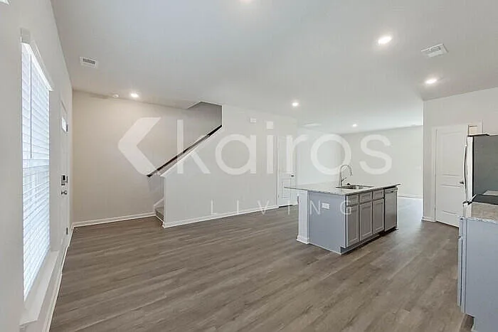 2407 Banyan Cir — Photo 5