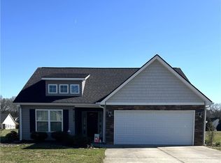 1070 Stoneham Cir, Anderson, SC 29626