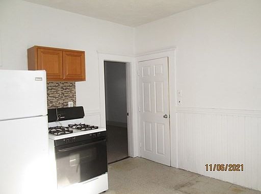 2nd image of 164-166 Bryant St #2