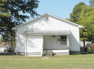 1013 S 13th St, Herrin, IL 62948