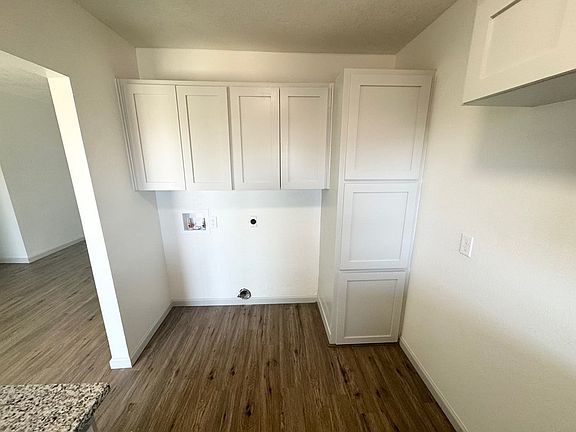 5th image of 4707 Shadylane Dr APT B