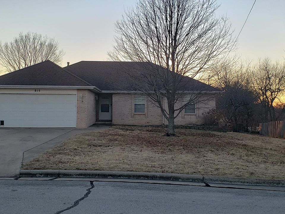 1st image of 815 S Daniel Ln