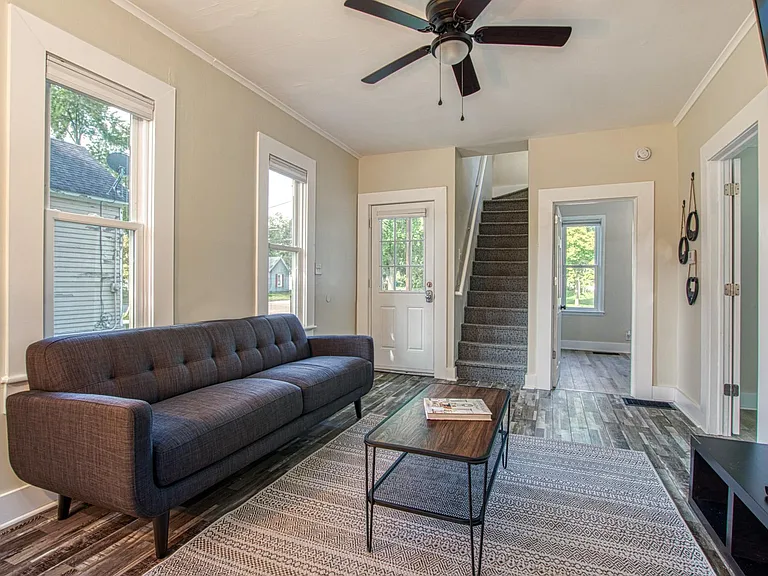1102 White Ave NW — Photo 9