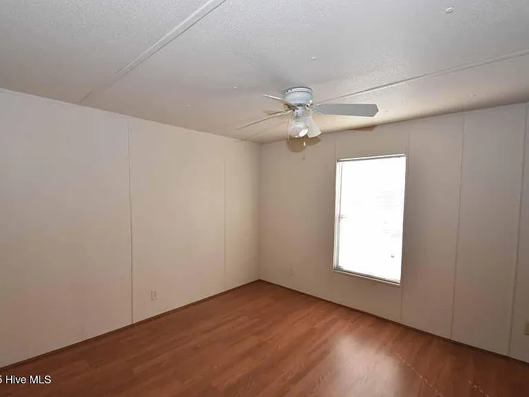 1411 Diamond Ln — Photo 11