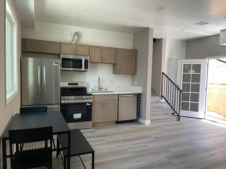 7911 Royer Ave — Photo 11