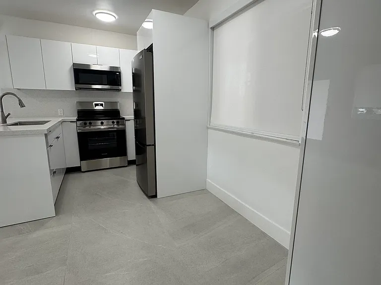 180 W 21st St #180 — Photo 8