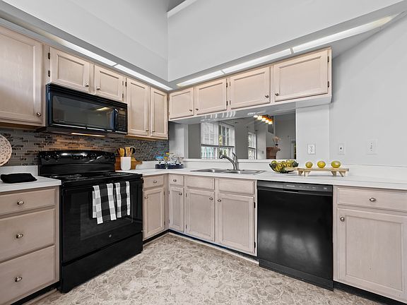 3rd image of 934 Shoal Creek Trl #A-1
