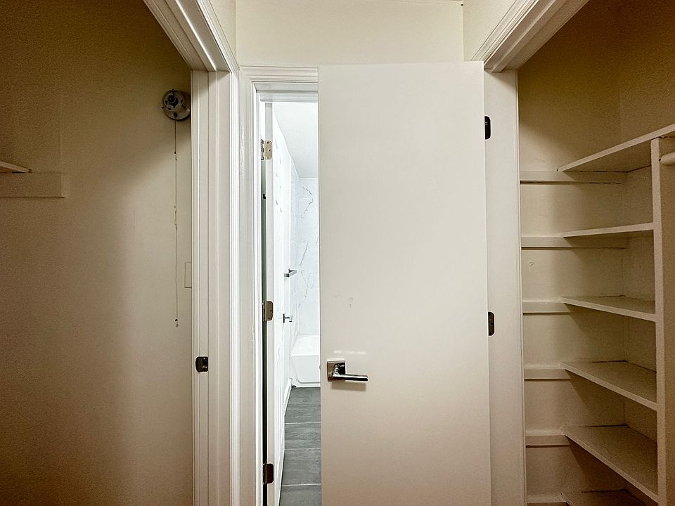 2nd image of 590 Bergen Ave #26E