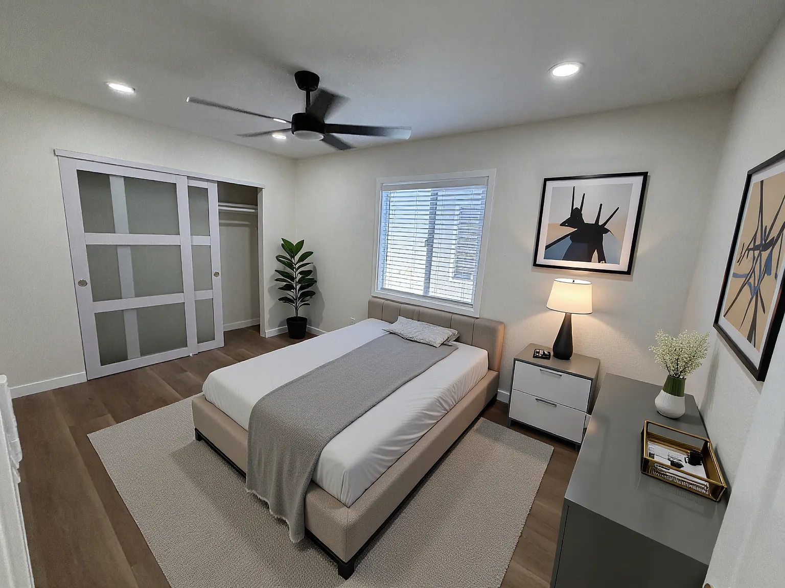 2 bed, 650 sqft, $2,500 — Photo 3