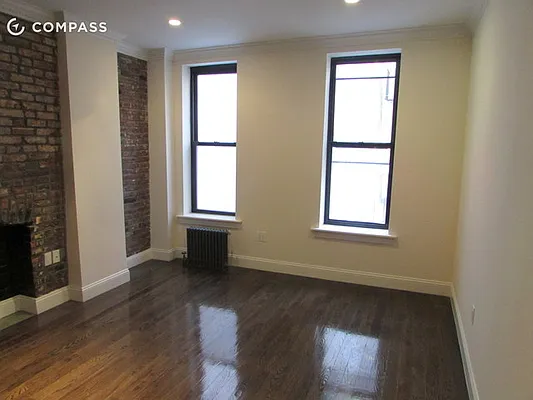 Rented by Compass | media 10