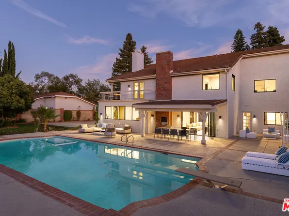 22141 Alizondo Dr, Woodland Hills, CA 91364
