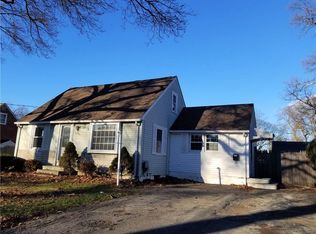 65 Earlham Way, Warwick, RI 02886
