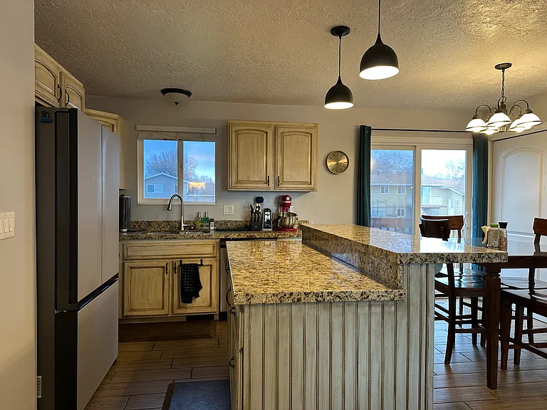 N 725 W — Photo 4
