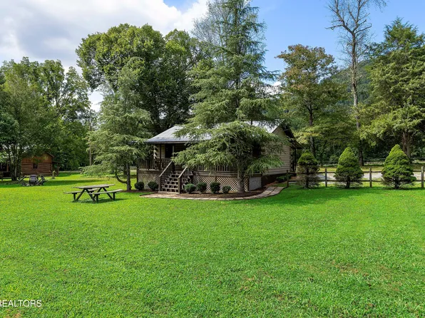 339 Stables Dr, Townsend, TN 37882