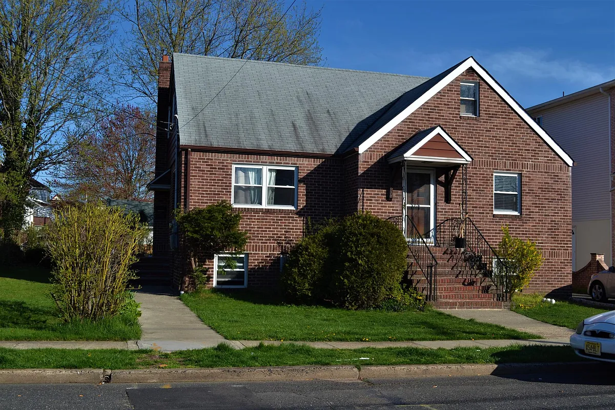 Building Photo - 330 Chase Ave #G